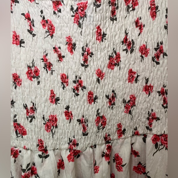 White Floral Romper Playsuit With Puff Sleeves Size 0X NWOT - Picture 6 of 6